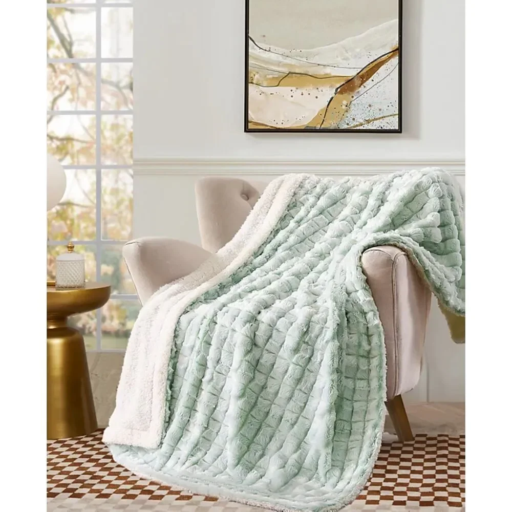 NWT Royal Luxe Reversible Micromink to Faux-Sherpa Tie-Dye Throw